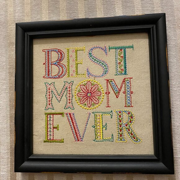 BEST MOM EVER FRAMED NEEDLEWORK - Picture 1 of 4